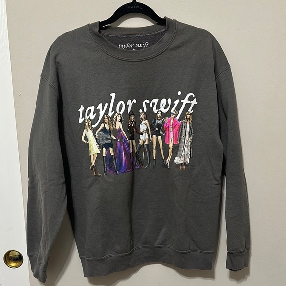 Taylor Swift - Picture 1 of 8